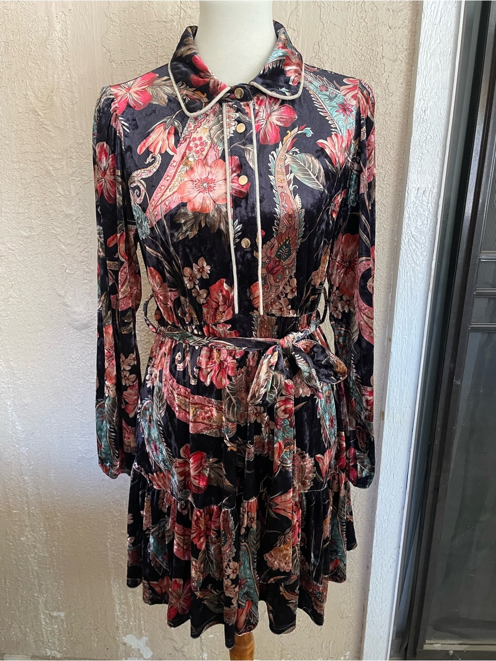 Jodifl Floral Crushed Velvet Button-Front Dress with Tie Waist